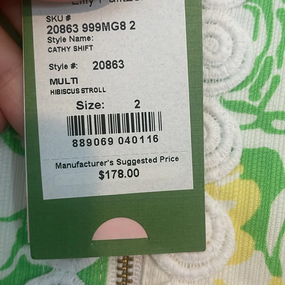 Lilly Pulitzer Cathy shift in hibiscus stroll print. Brand new with tags - Picture 6 of 6